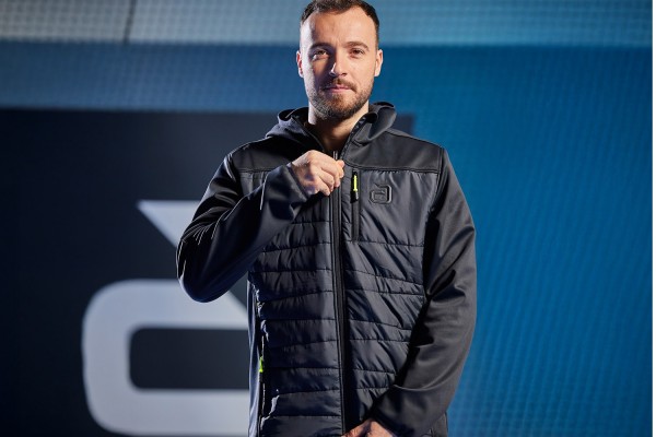 andro-action-Adkins-Schwarz-02