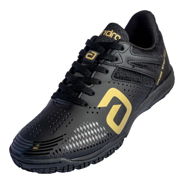 andro-Schuh-Cross-Step-Pro-schwarz-gold-05-schraeg-350-021-020-2000x2000px