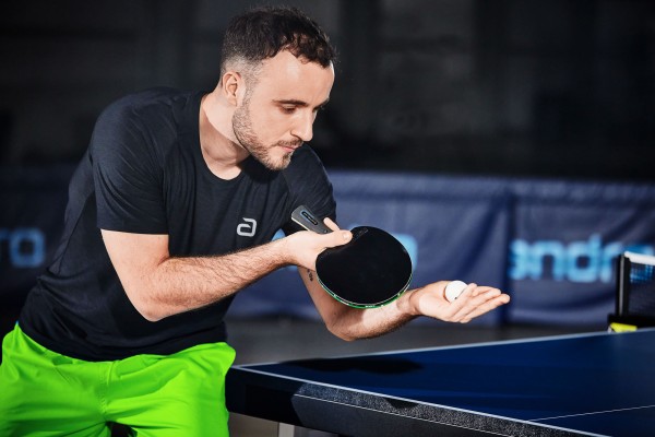 300.021.199_Melange-Alpha-black-Action-1_72dpi