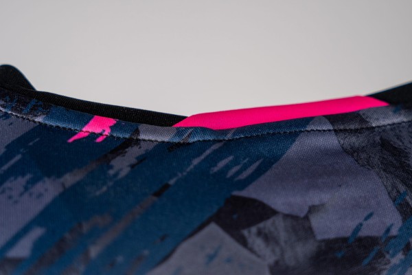 andro-Shirt-Tatio-schwarz-pink-06-detail-300-021-266-2000x2000px