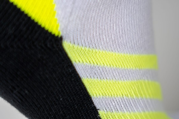 andro-Socke-Pace-2.0-weiss-neon-gelb-03-detail-360-021-042-2000x2000px
